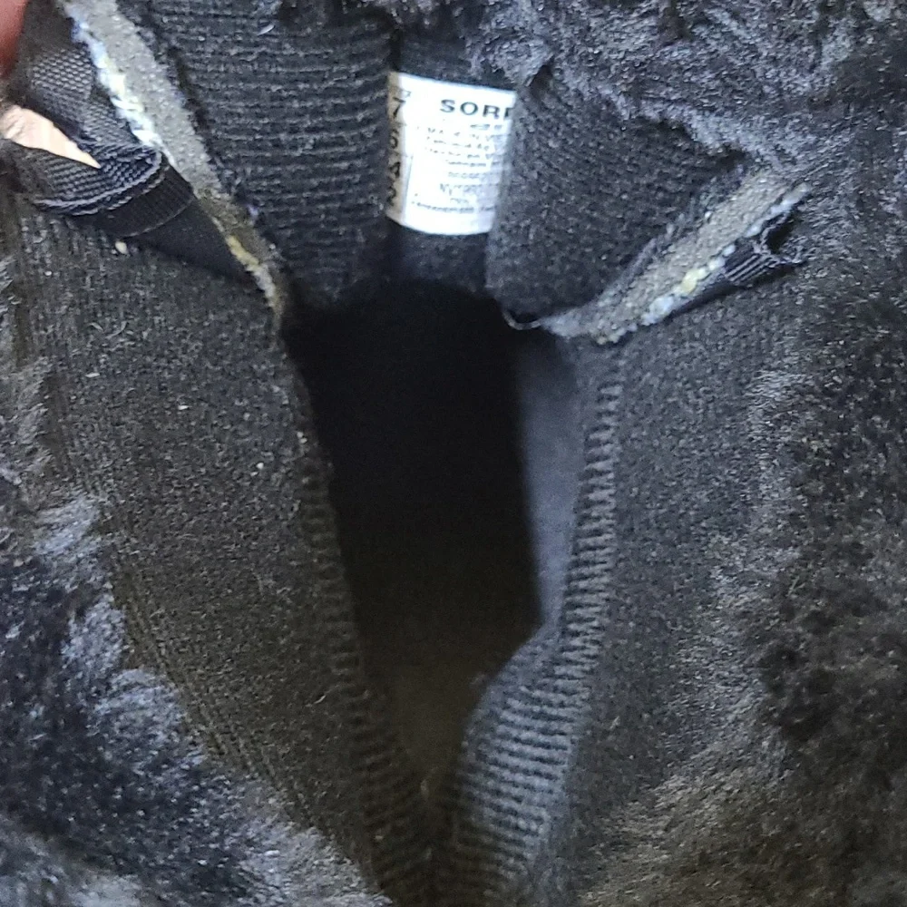 Sorel Black‎ Kids Snow Boots with Polar Bear Design